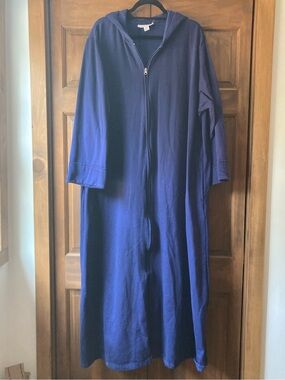 Dreams Co. Dark Blue Zip-up Hooded Sweatshirt-Robe Medium (14/16)